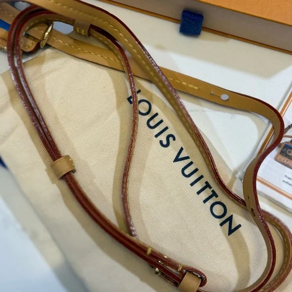 Louis Vuitton Card Holder Monogram LV Tape M14066 140947838
